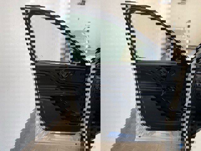 New 2025 Lincoln Aviator AWD w/ Jet Appearance Package image 14