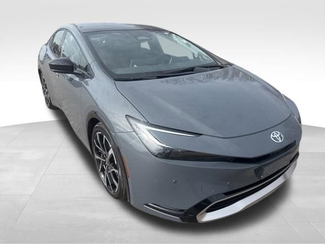 Used 2025 Toyota Prius Plug-In Hybrid w/ Limited Premium Package image 7