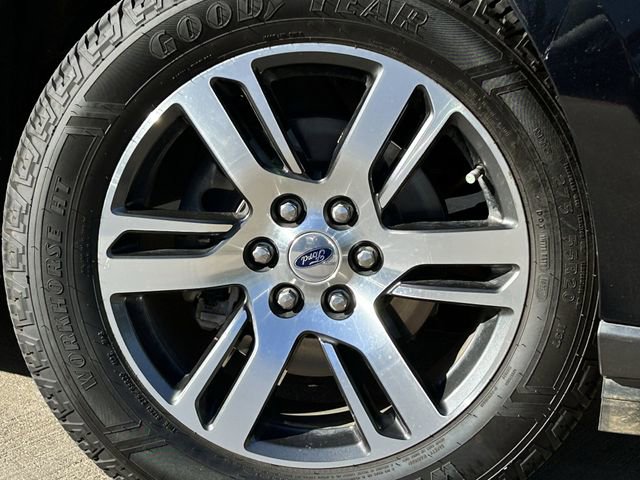 Used 2022 Ford Expedition Limited image 10