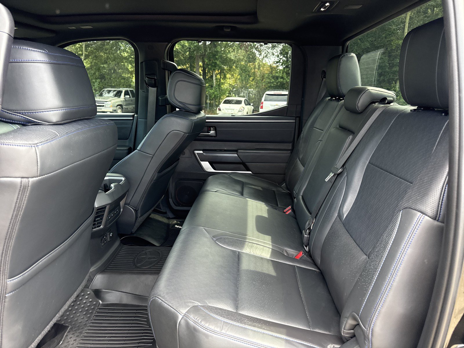 Used 2022 Toyota Tundra Platinum AWD/4WD image 14