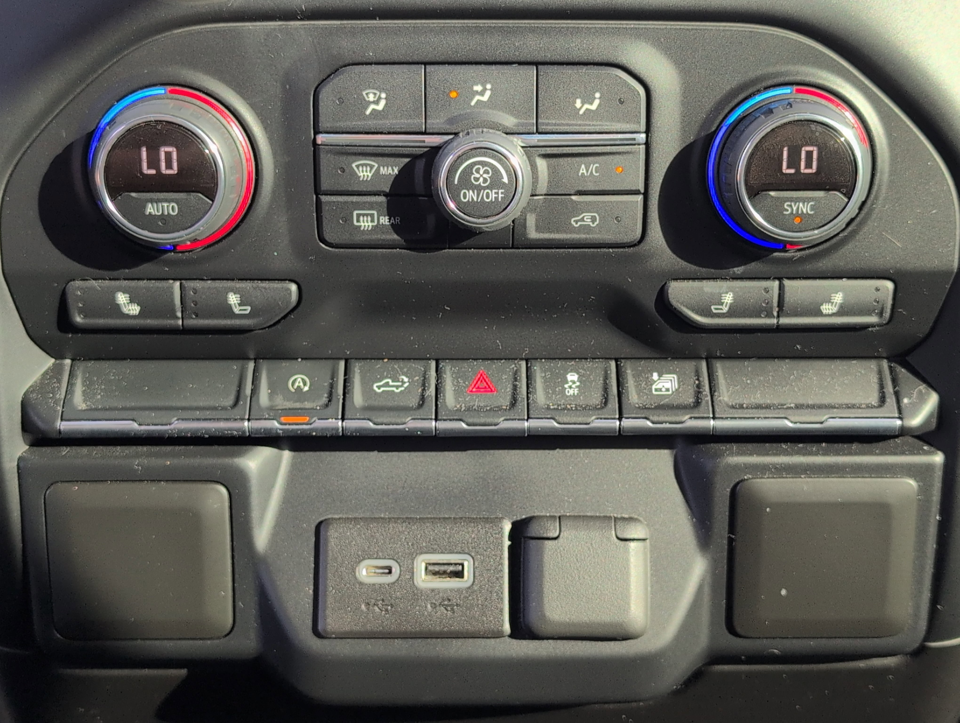 Used 2021 Chevrolet Silverado 1500 LT image 20