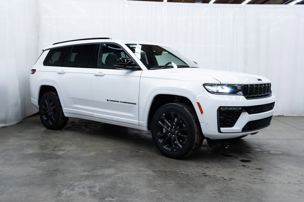 New 2026 Jeep Grand Cherokee L Limited AWD/4WD image 1