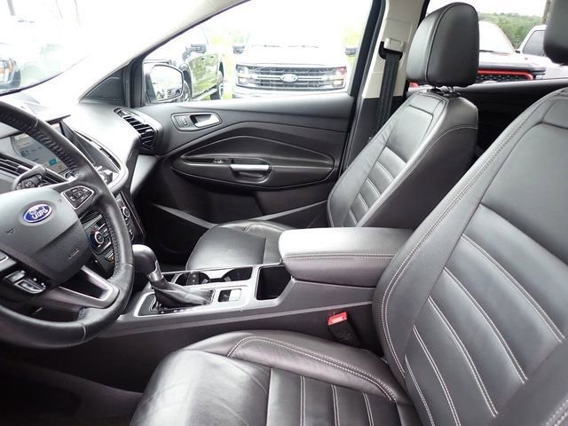 Used 2018 Ford Escape Titanium w/ Ford Safe & Smart Package AWD/4WD image 17