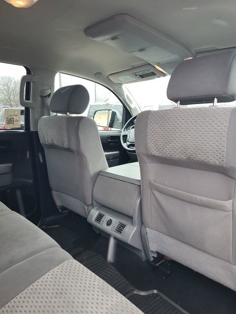 Used 2013 Toyota Tundra 4x4 CrewMax w/ Tow Pkg image 13