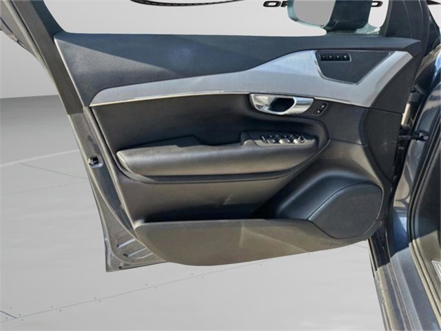 Used 2023 Volvo XC90 B5 Core image 9