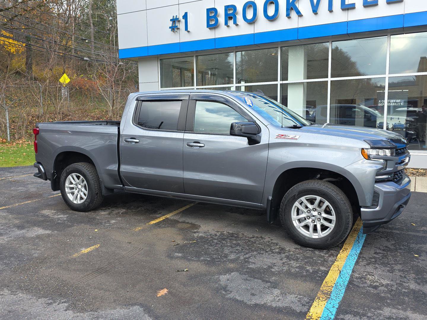 Used 2021 Chevrolet Silverado 1500 RST image 2