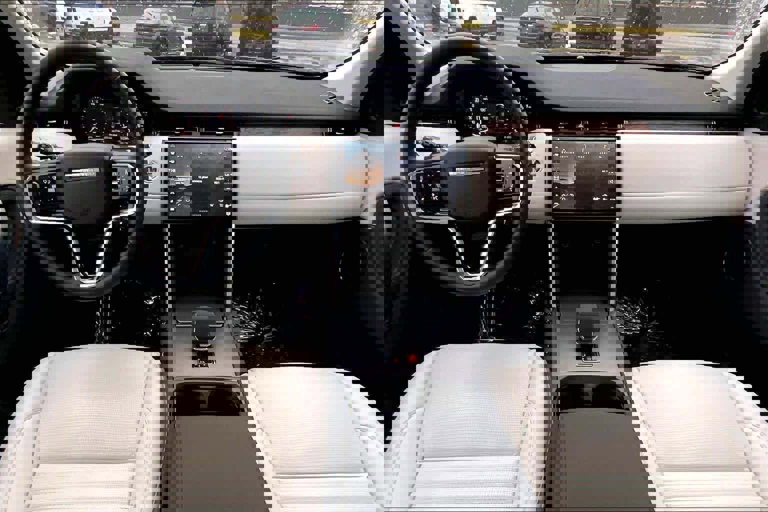 Used 2025 Land Rover Discovery Sport S image 15