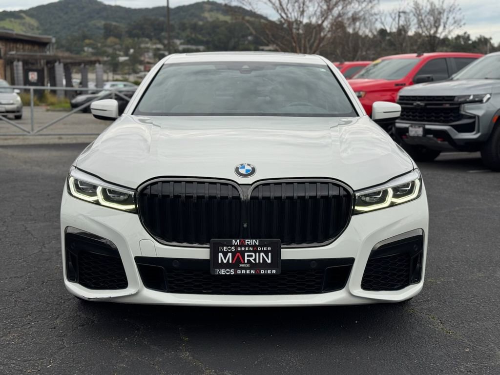 Used 2021 BMW 740i w/ M Sport Package RWD image 3