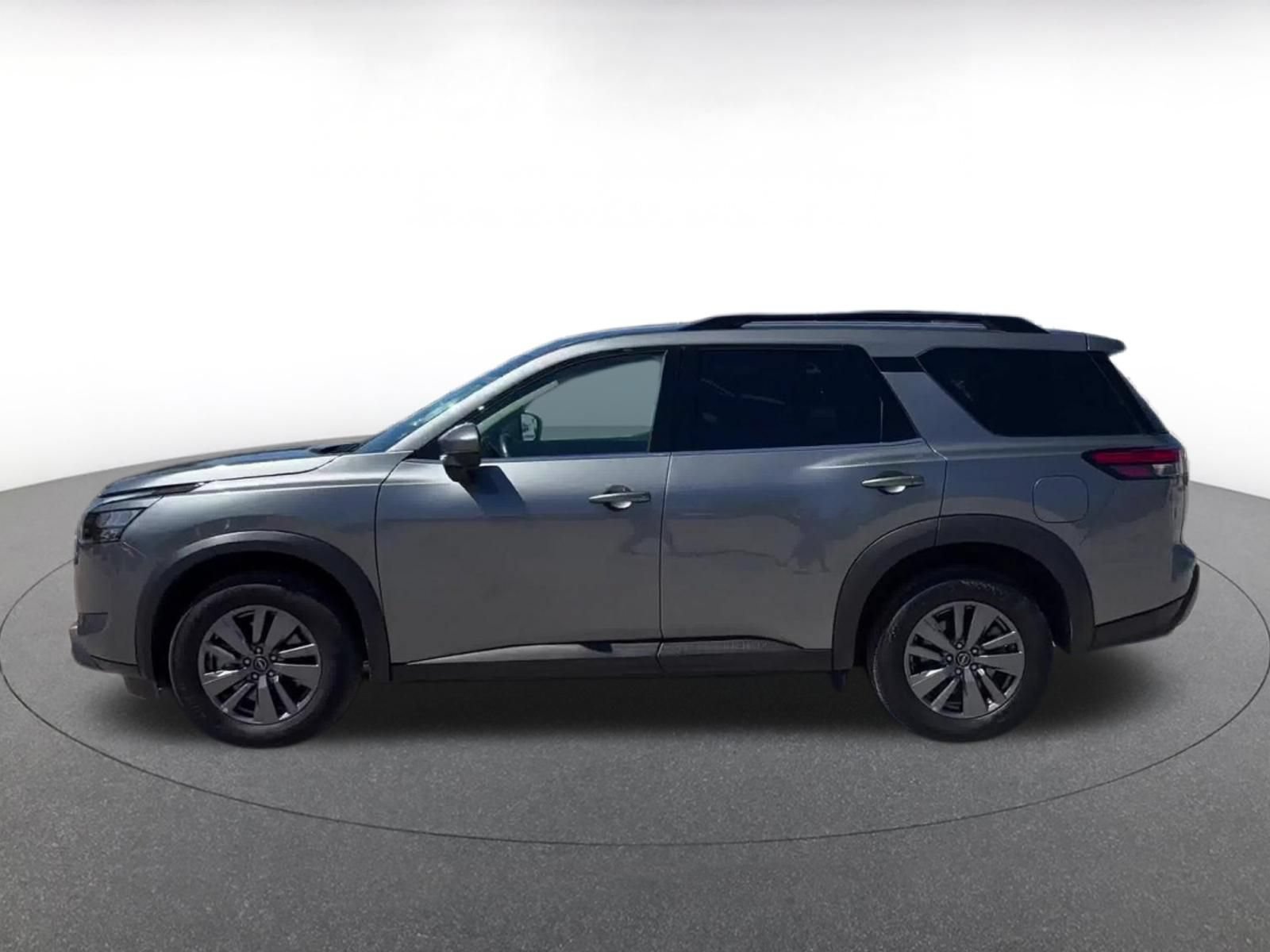 Used 2025 Nissan Pathfinder SV AWD/4WD image 7
