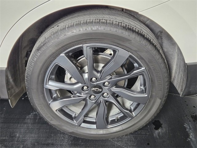 Used 2022 Chevrolet Equinox RS w/ RS Leather Package image 11