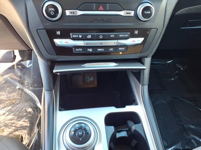 Used 2020 Ford Explorer XLT image 19