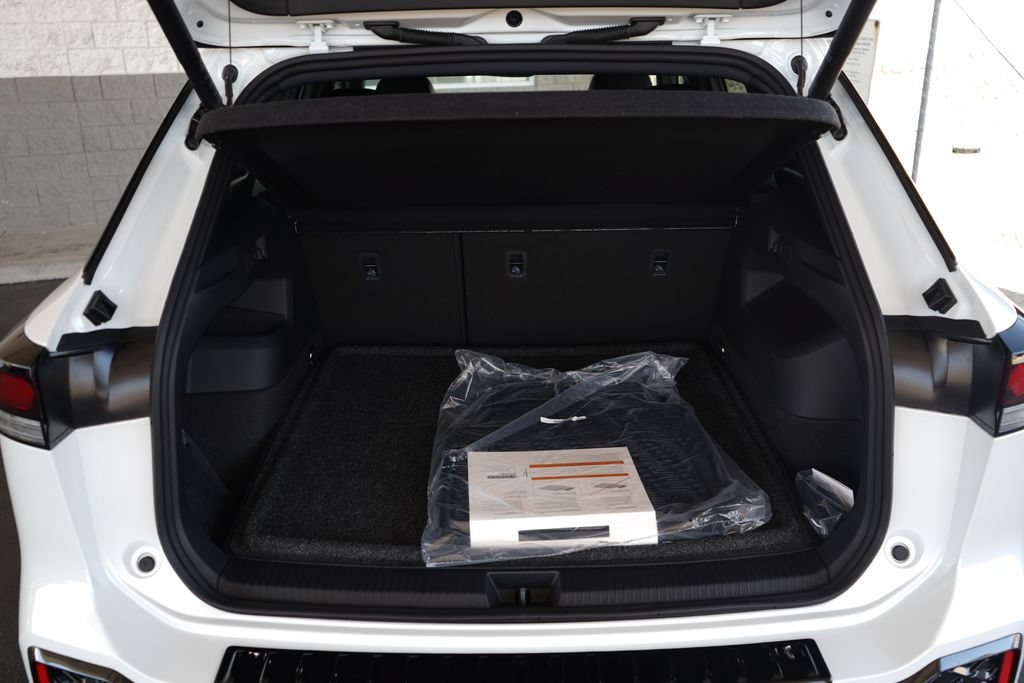 New 2026 Volkswagen Tiguan SE R-Line FWD image 11
