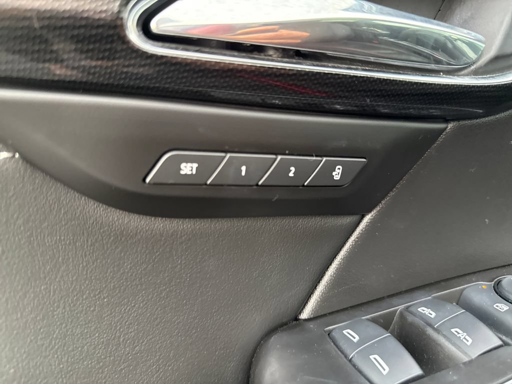 Certified 2022 Buick Envision Essence w/ Technology Package II AWD/4WD image 35