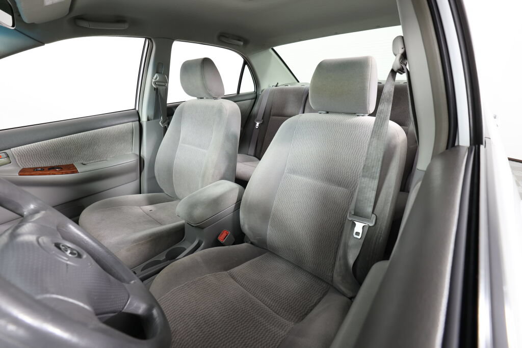 Used 2005 Toyota Corolla LE FWD image 11