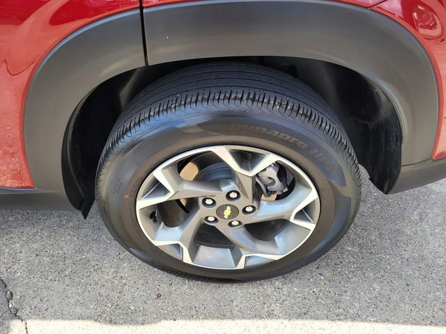 Used 2025 Chevrolet Trax LT FWD image 25