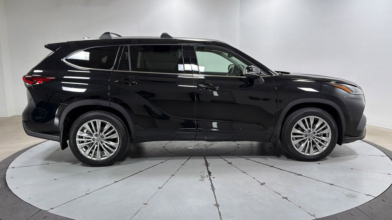 Certified 2026 Toyota Highlander Platinum image 6