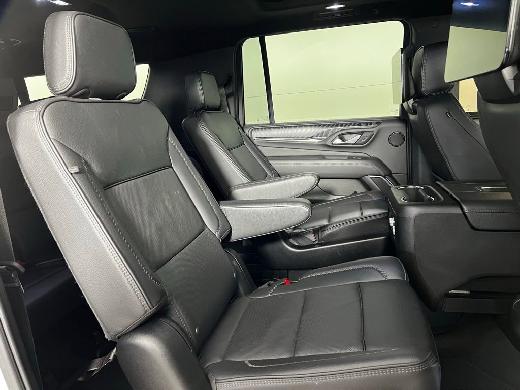 Used 2023 GMC Yukon XL Denali w/ Denali Reserve Package image 27