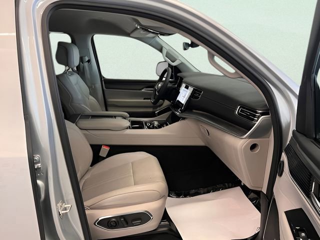 Used 2023 Jeep Wagoneer Series II w/ Flexible Seating Group image 17