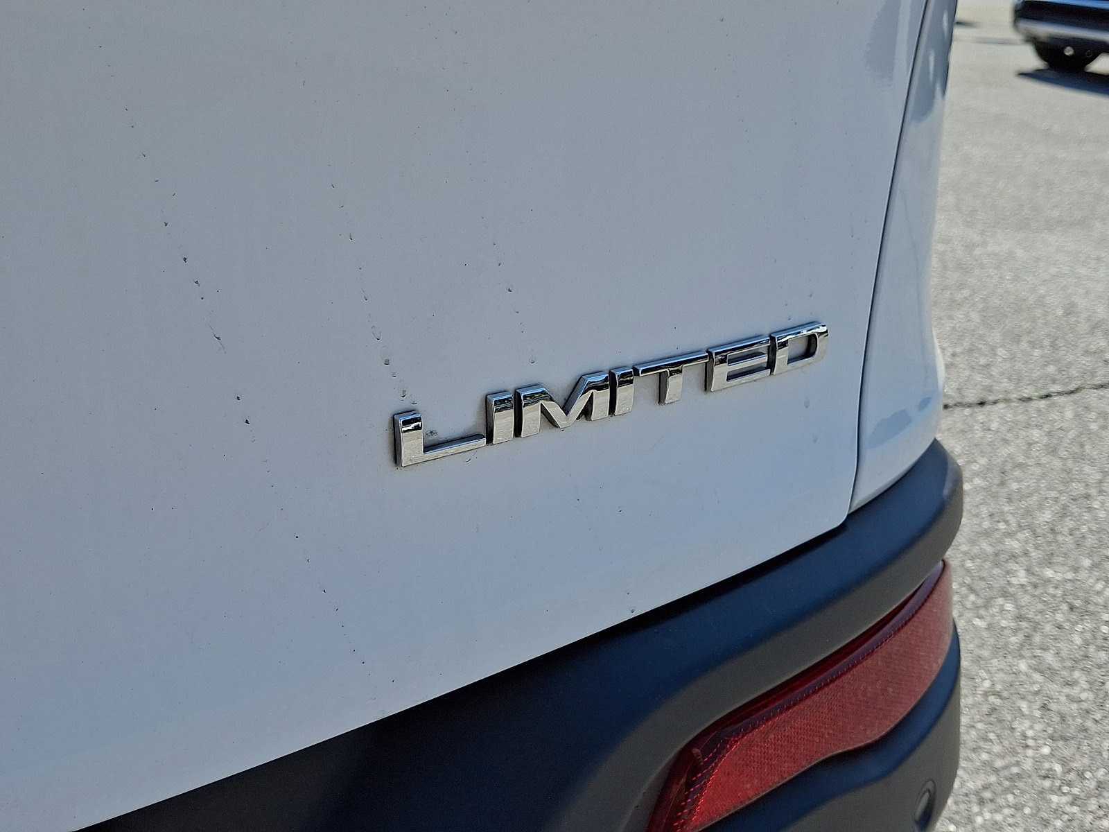 Used 2018 Jeep Cherokee Limited AWD/4WD image 31