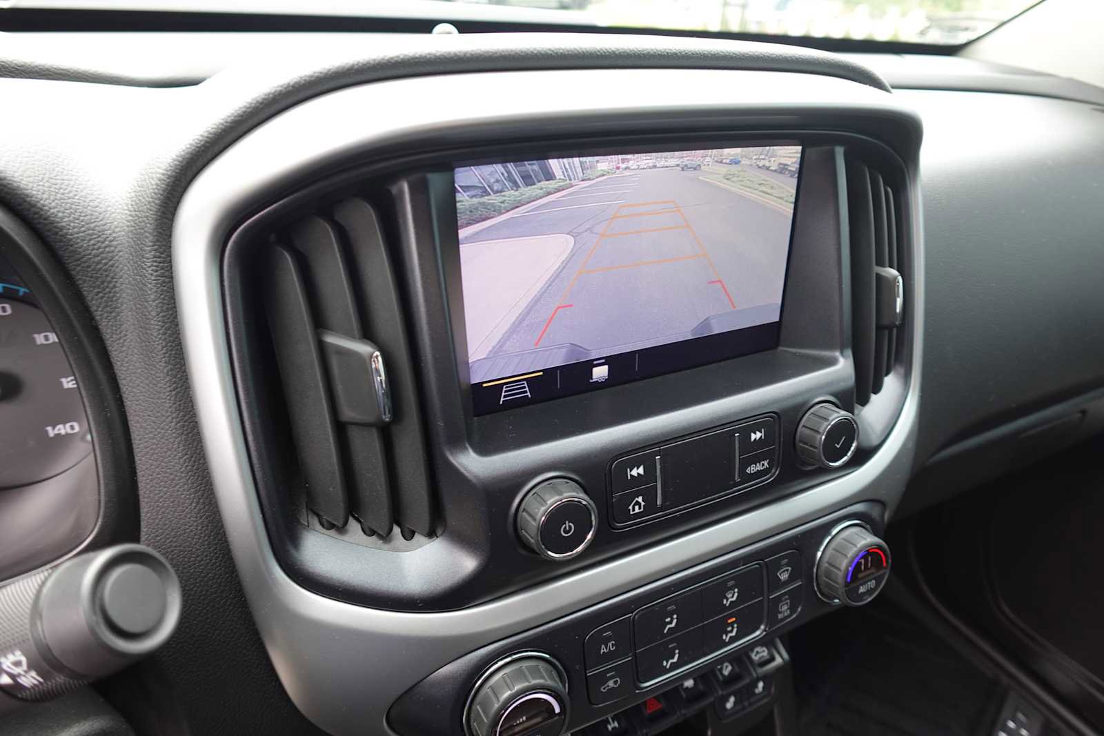 Used 2021 Chevrolet Colorado ZR2 w/ ZR2 Midnight Special Edition AWD/4WD image 26