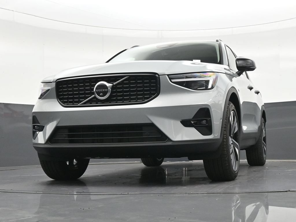 New 2026 Volvo XC40 B5 Plus AWD/4WD image 28