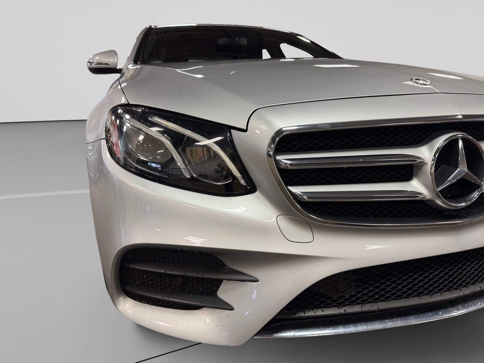 Used 2019 Mercedes-Benz E 300 4MATIC image 12