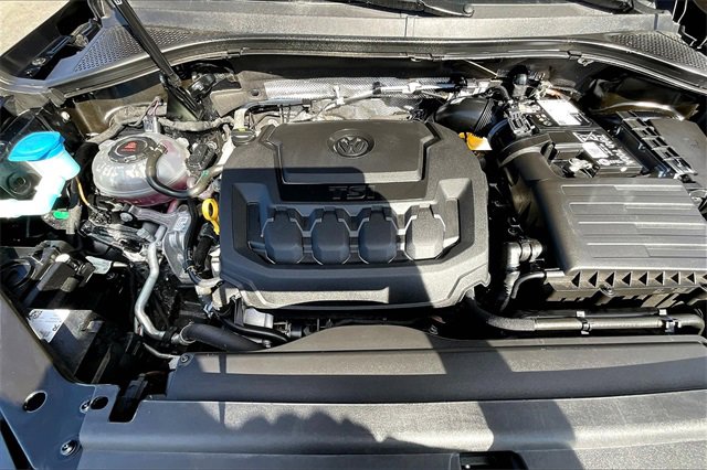 Used 2024 Volkswagen Tiguan Wolfsburg Edition image 7