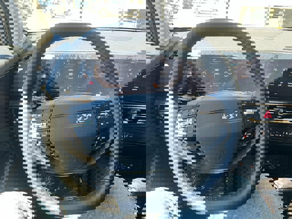 New 2026 Kia Sportage EX image 24