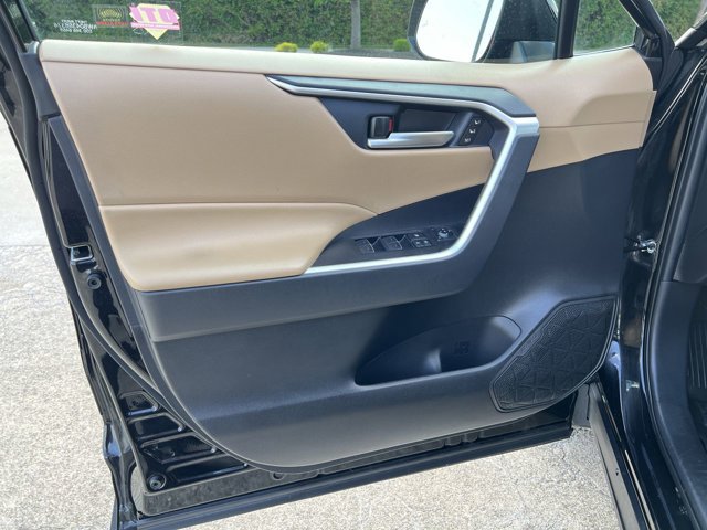 Used 2025 Toyota RAV4 XLE Premium AWD/4WD image 23