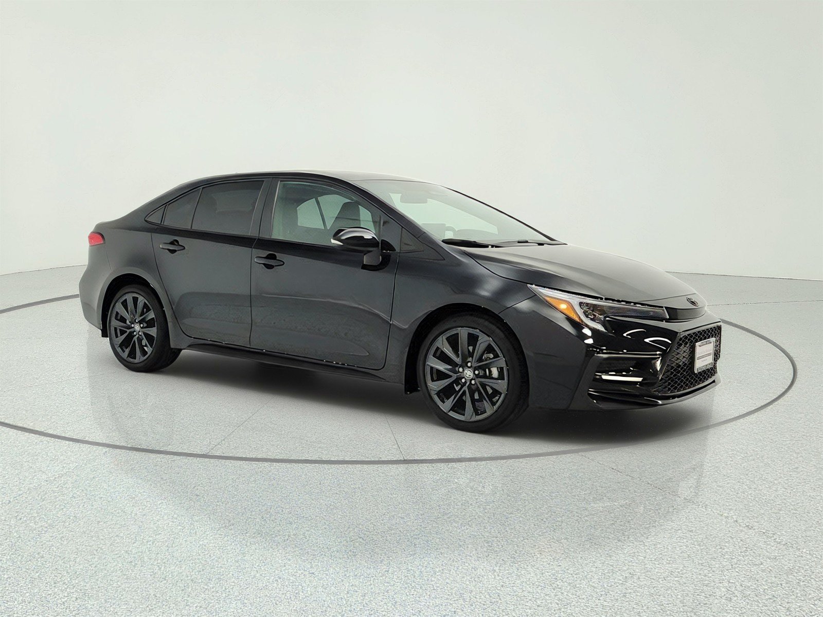 Used 2025 Toyota Corolla SE w/ SE Premium Package FWD image 3