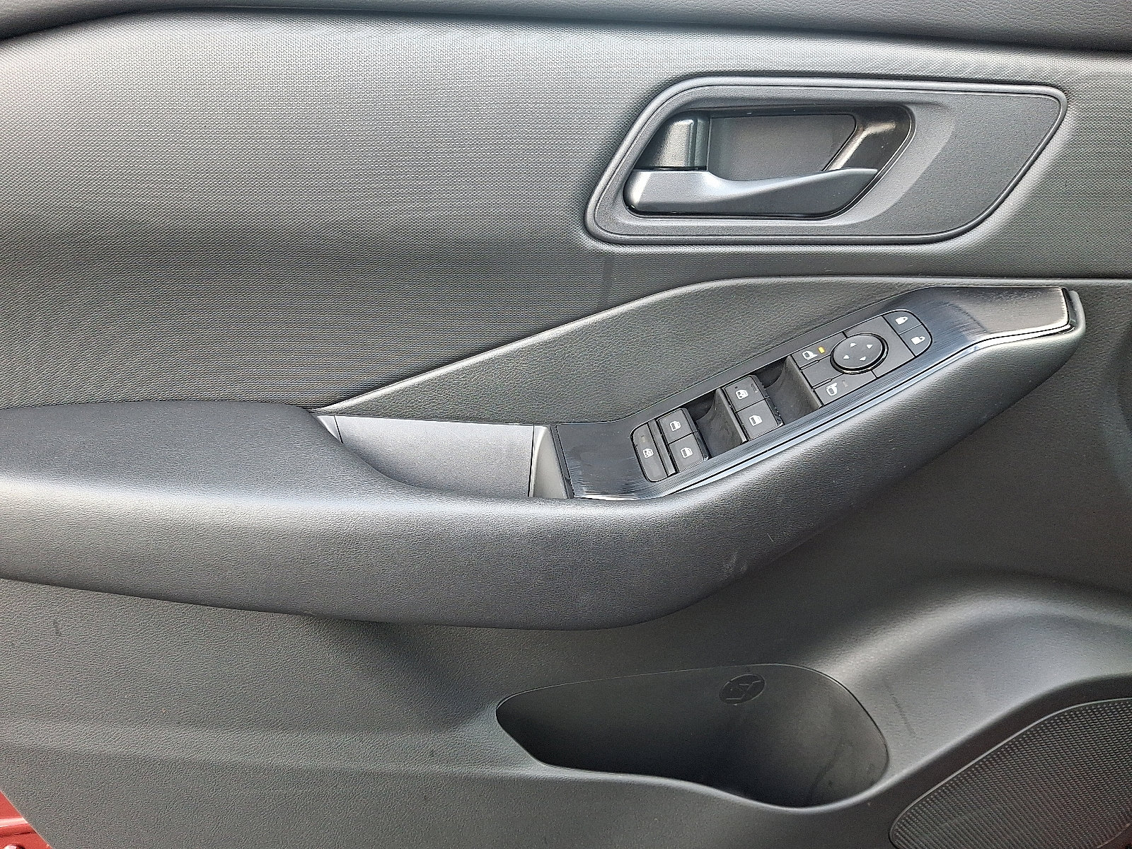 Certified 2025 Nissan Rogue S image 12