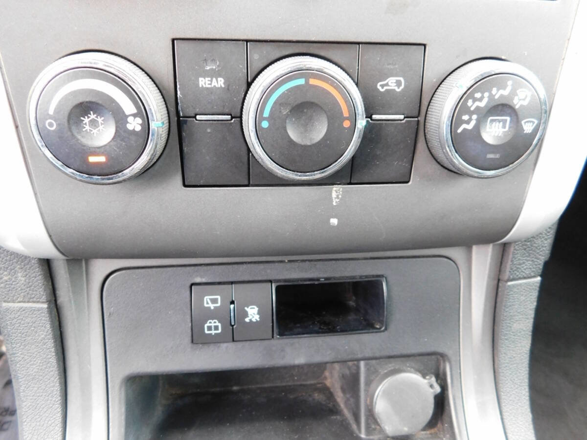Used 2010 Chevrolet Traverse LT w/ LT Special Edition Package AWD/4WD image 13