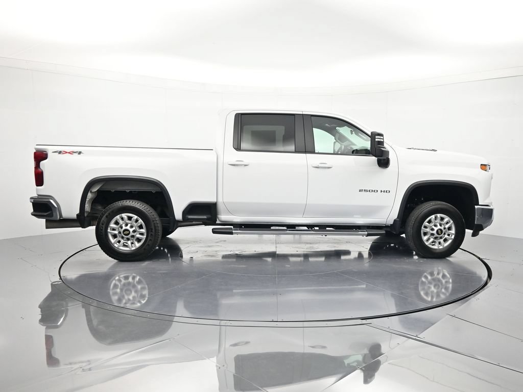 Used 2025 Chevrolet Silverado 2500 LT w/ Convenience Package AWD/4WD image 4