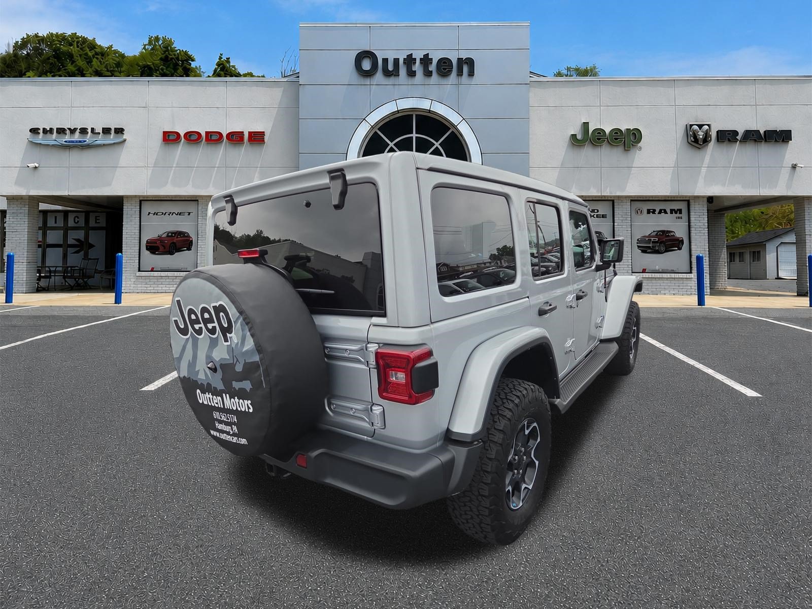 Certified 2023 Jeep Wrangler Unlimited Rubicon 4xe w/ Cold Weather Group AWD/4WD image 4