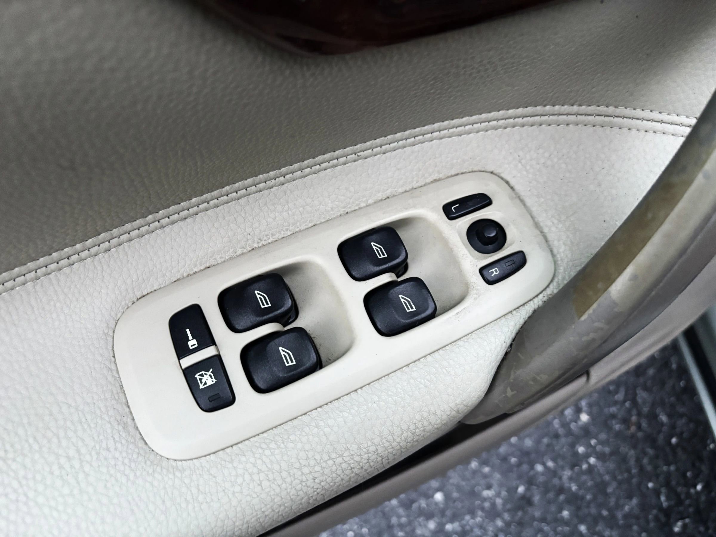 Used 2007 Volvo V70 2.5T image 13