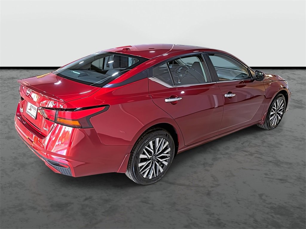 Used 2024 Nissan Altima 2.5 SV w/ SV Premium Package image 4