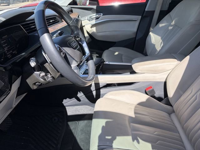 Used 2019 Audi e-tron Prestige w/ Prestige Package AWD/4WD image 10