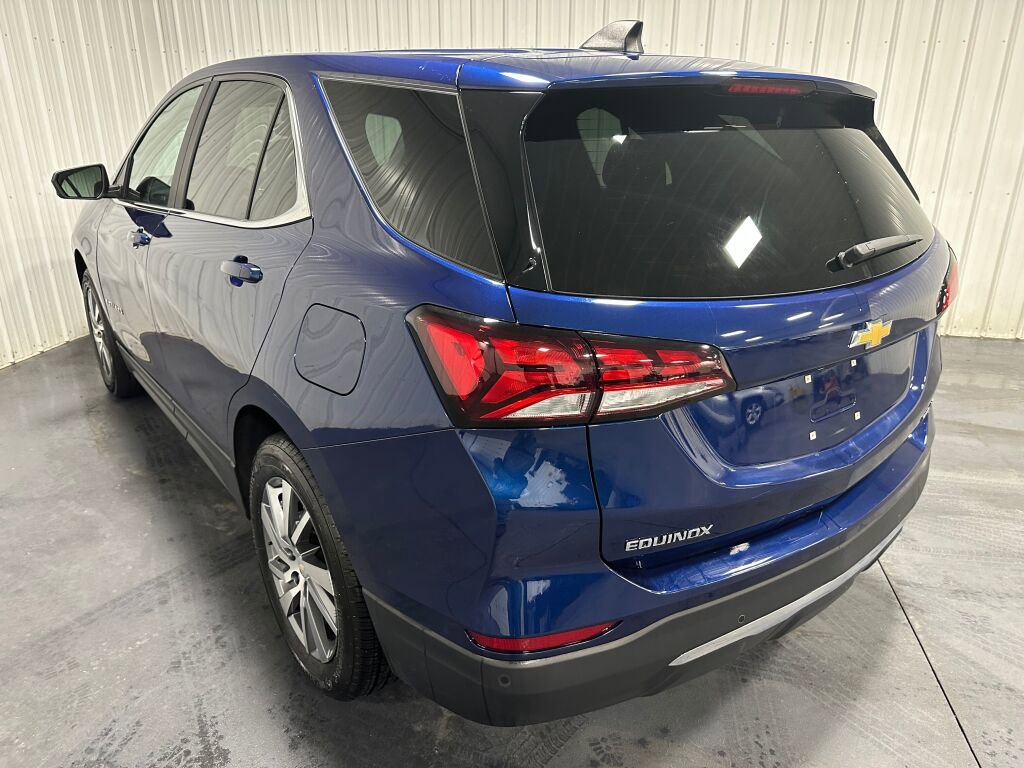 Used 2023 Chevrolet Equinox LT image 3