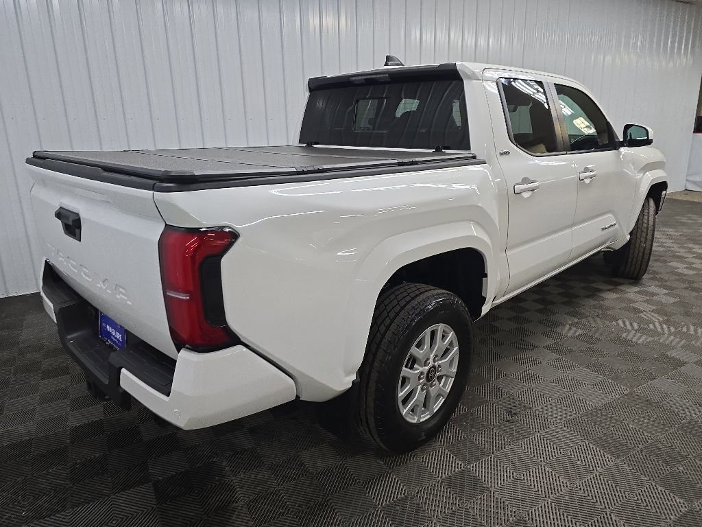 Used 2024 Toyota Tacoma SR5 AWD/4WD image 10