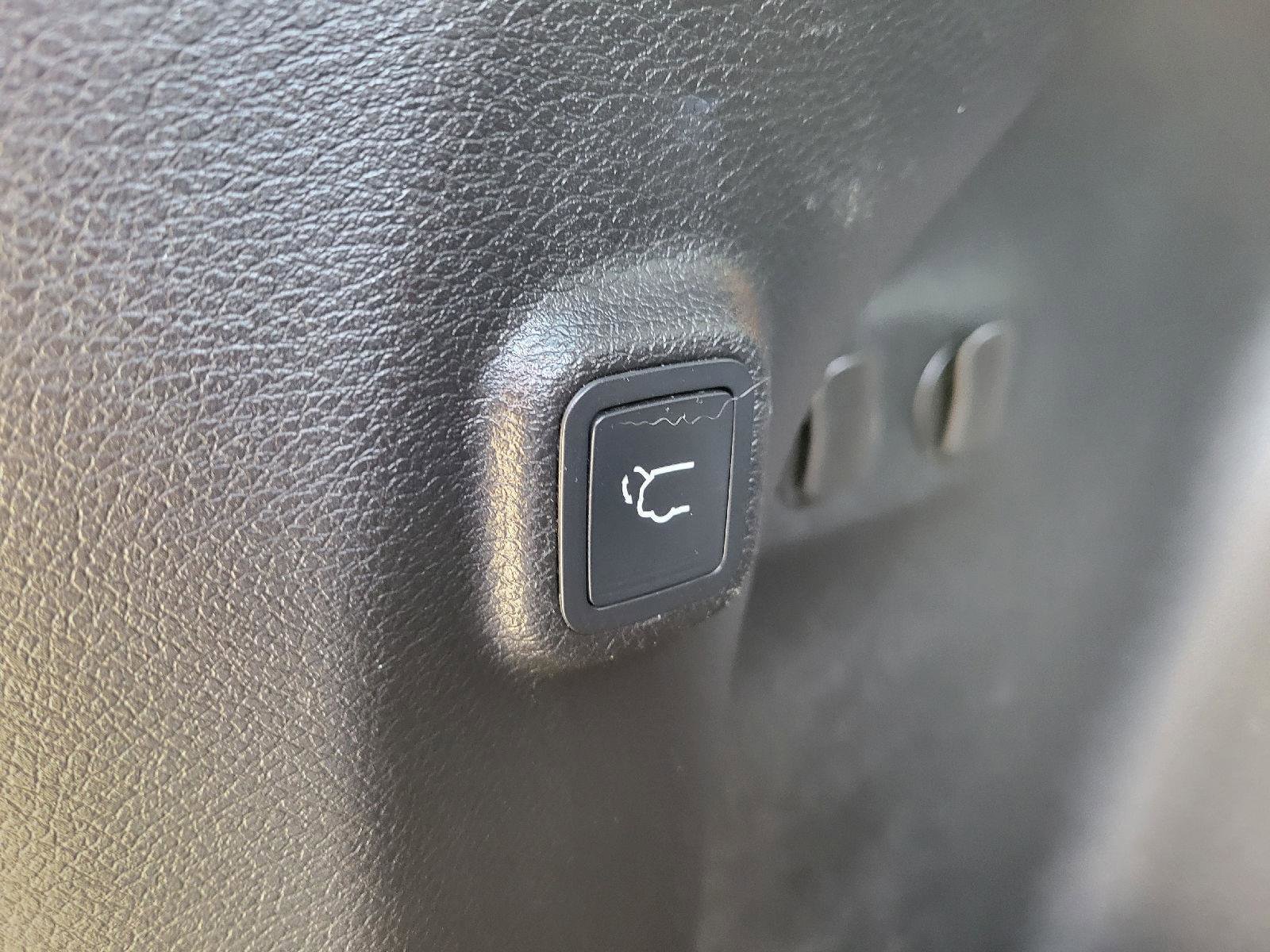 Used 2019 Jeep Cherokee Limited image 31