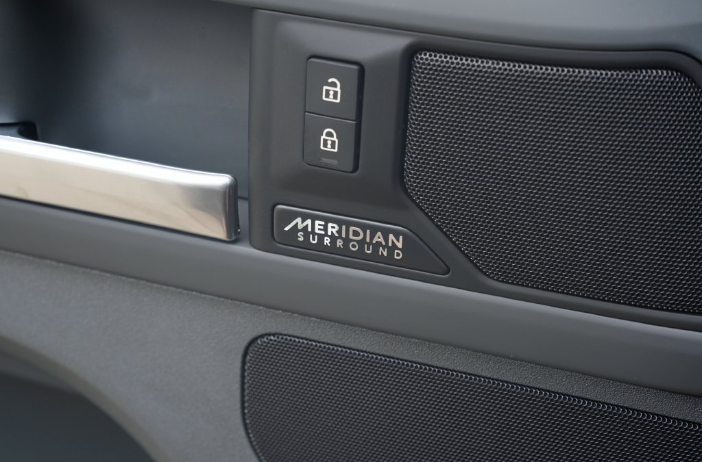 New 2026 Land Rover Defender 110 X-Dynamic SE AWD/4WD image 11