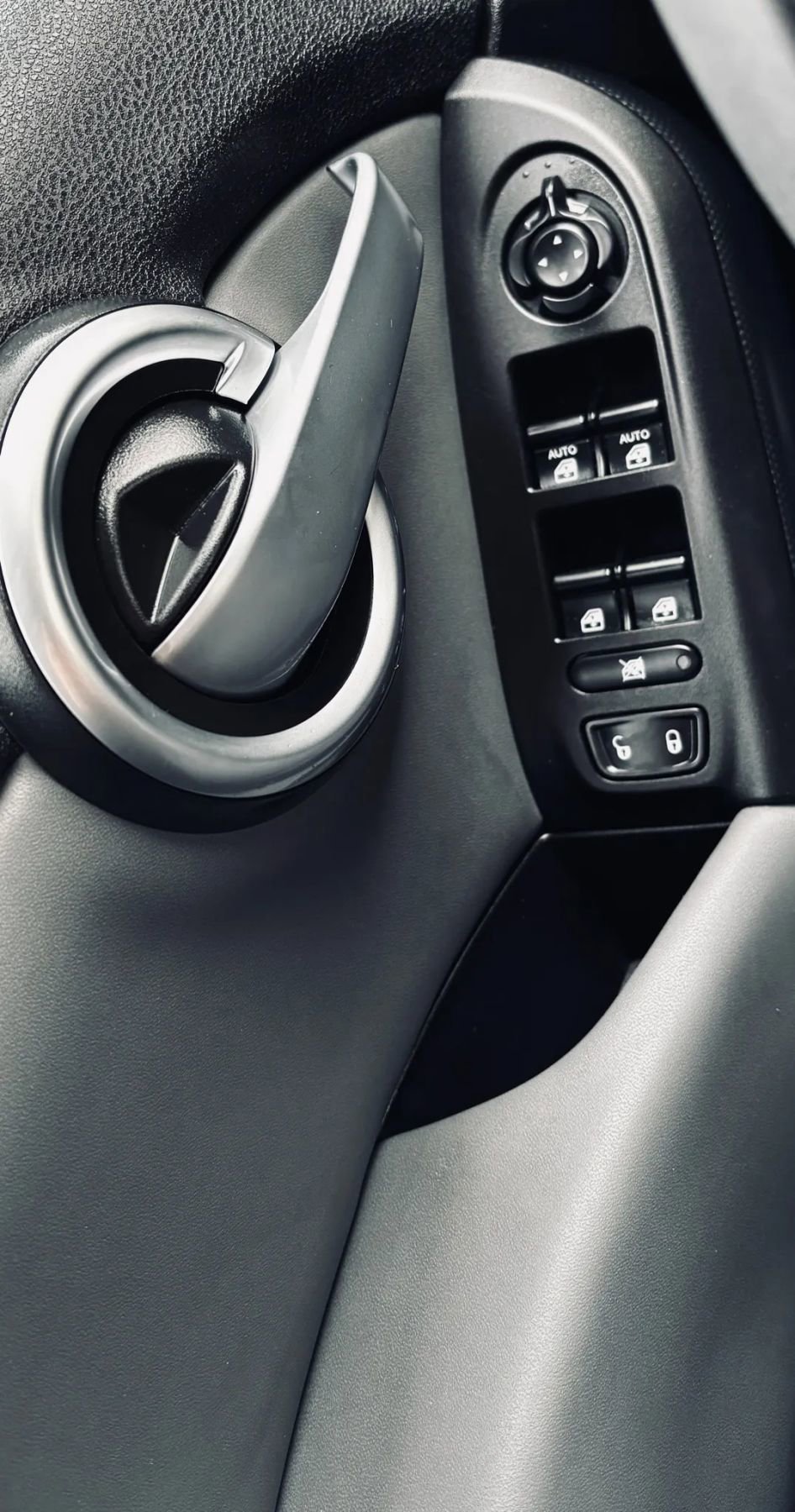 Used 2017 FIAT 500X Pop w/ Pop Popular Equipment Package image 18