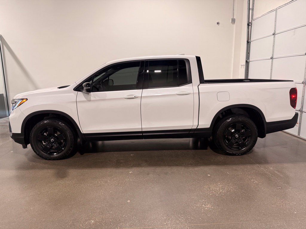 Used 2025 Honda Ridgeline Black Edition image 8