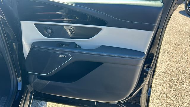 Used 2024 Lincoln Nautilus Reserve w/ Equipment Group 202A image 10