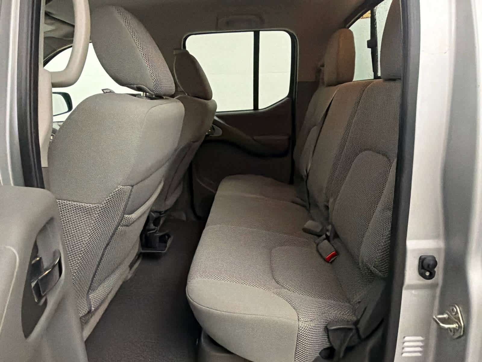 Used 2016 Nissan Frontier SV w/ SV Value Truck Package RWD image 15