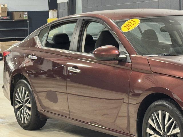 Used 2023 Nissan Altima 2.5 SV image 4