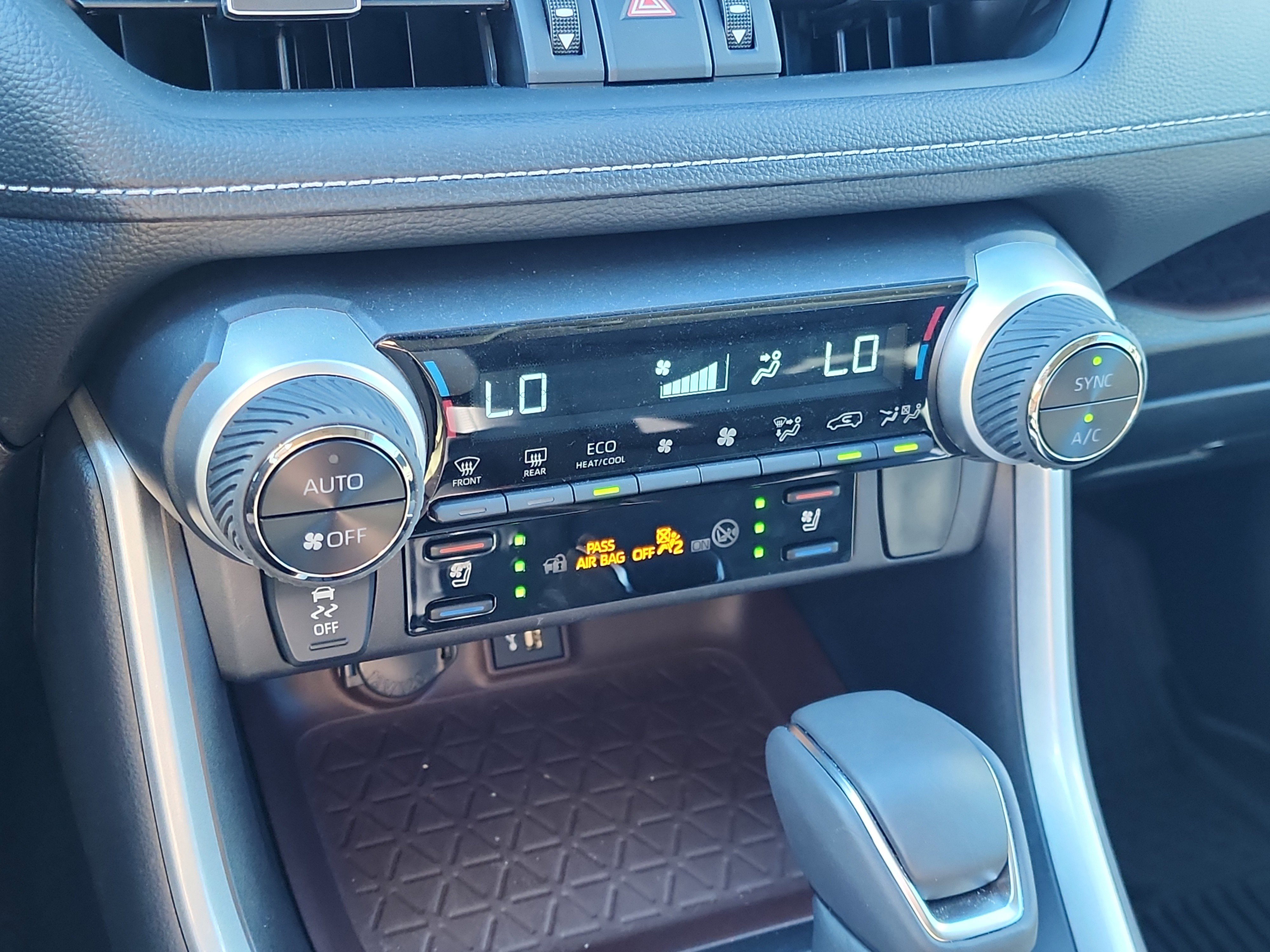 Used 2025 Toyota RAV4 Limited image 24