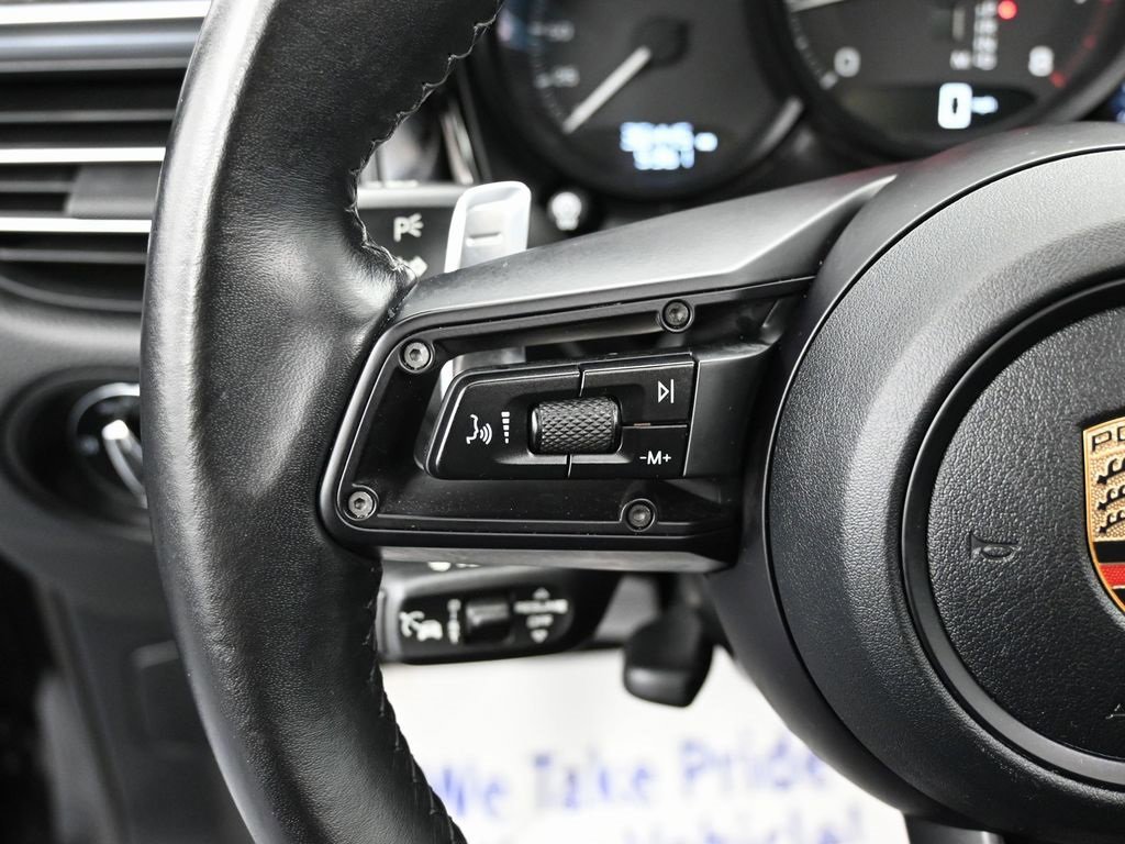 Used 2023 Porsche Macan Turbo image 19