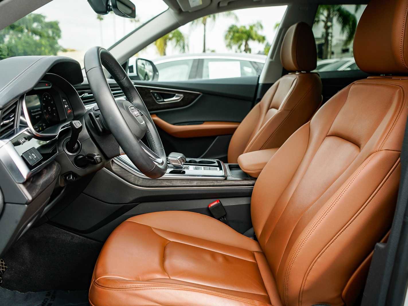 Used 2023 Audi Q8 Premium w/ Convenience Package image 17