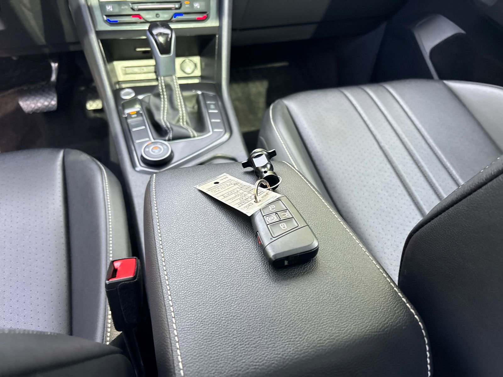 Certified 2024 Volkswagen Tiguan SE AWD/4WD image 33